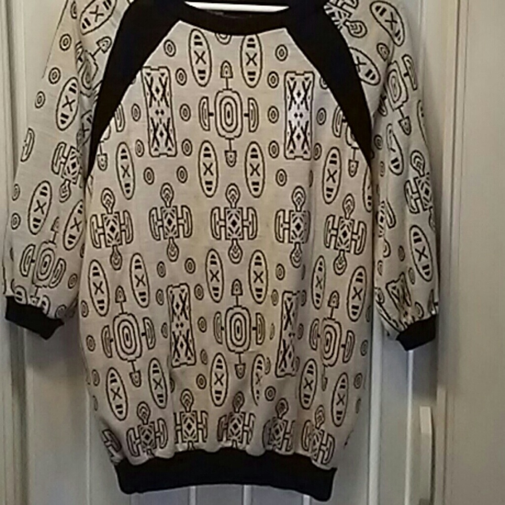 3/4 length sweater. Gray & black unique design.